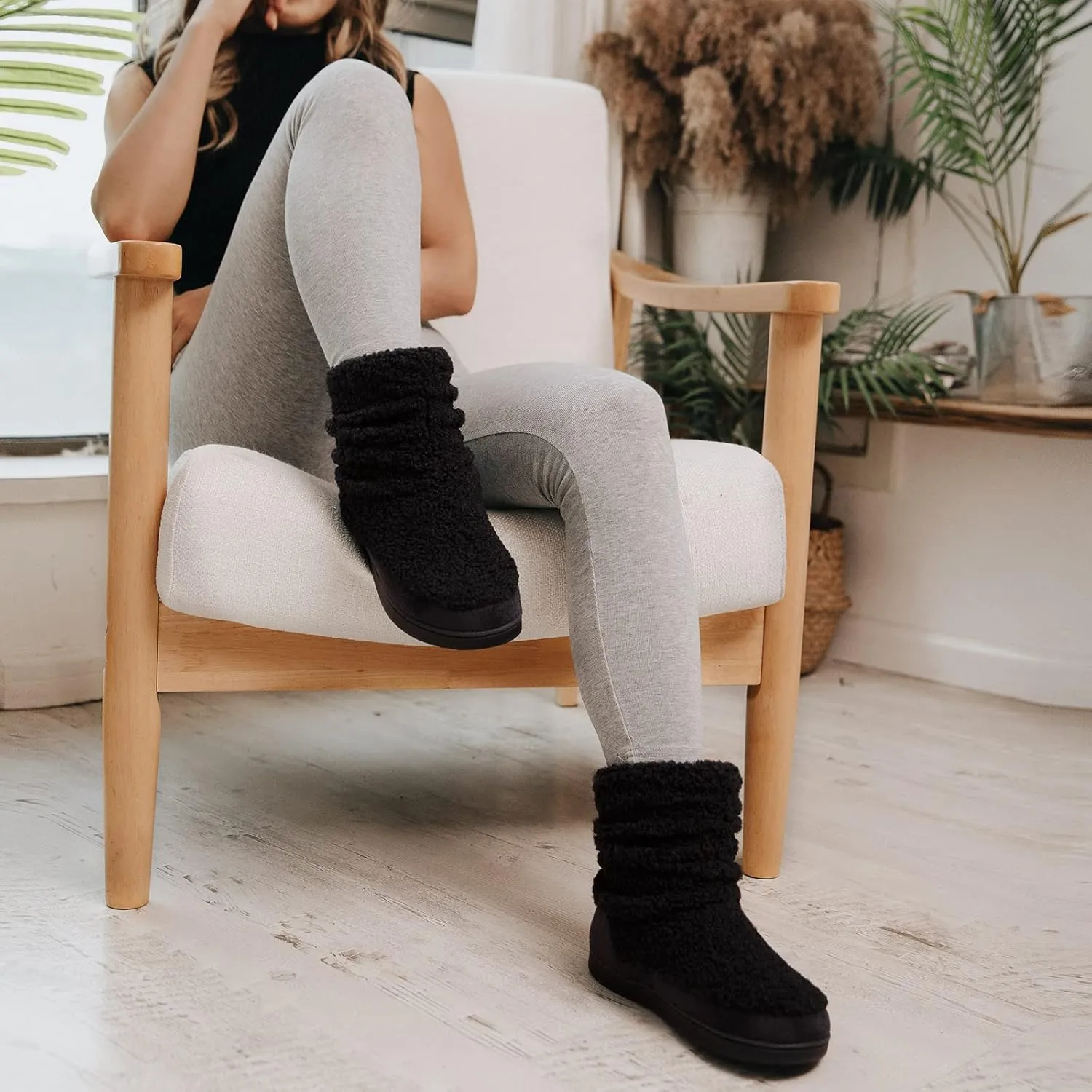 HomeTop Women's Bootie Slippers Fuzzy Warm Memory Foam Indoor House Shoes with Non-slip Rubber Soles