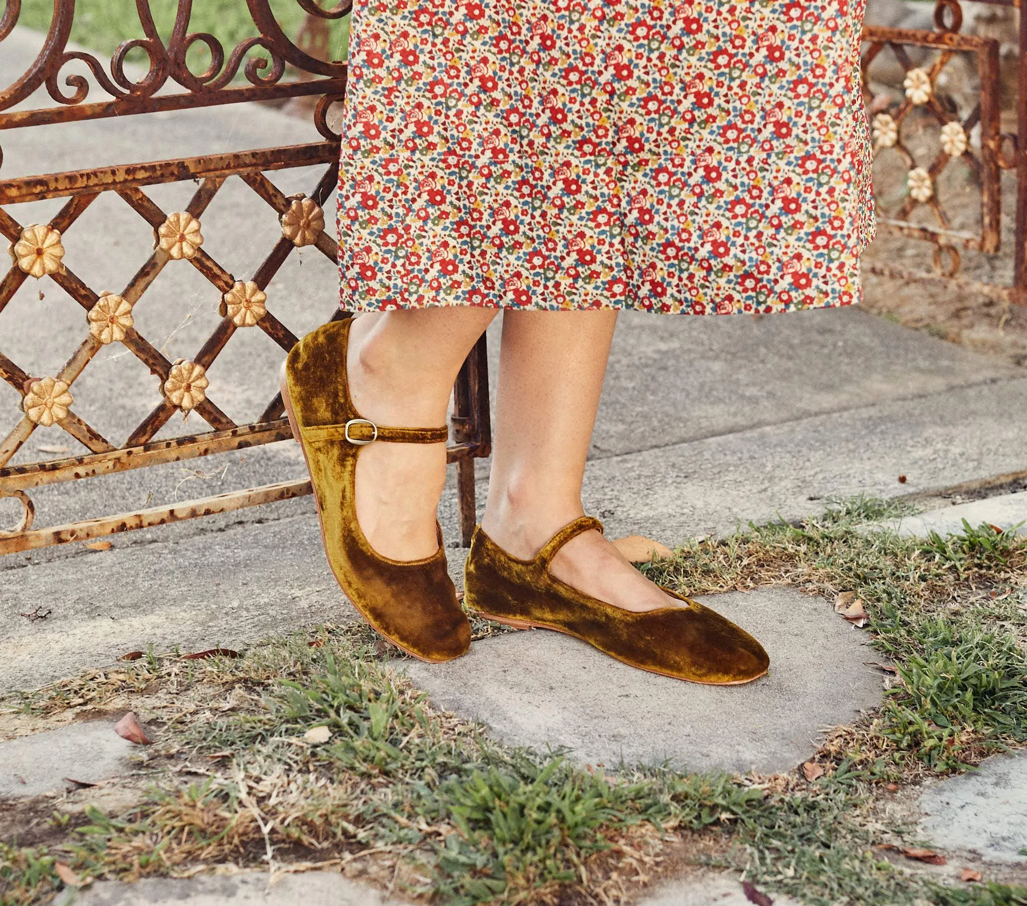 MARY JANE SLIPPER -- GOLD