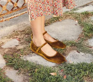 MARY JANE SLIPPER -- GOLD