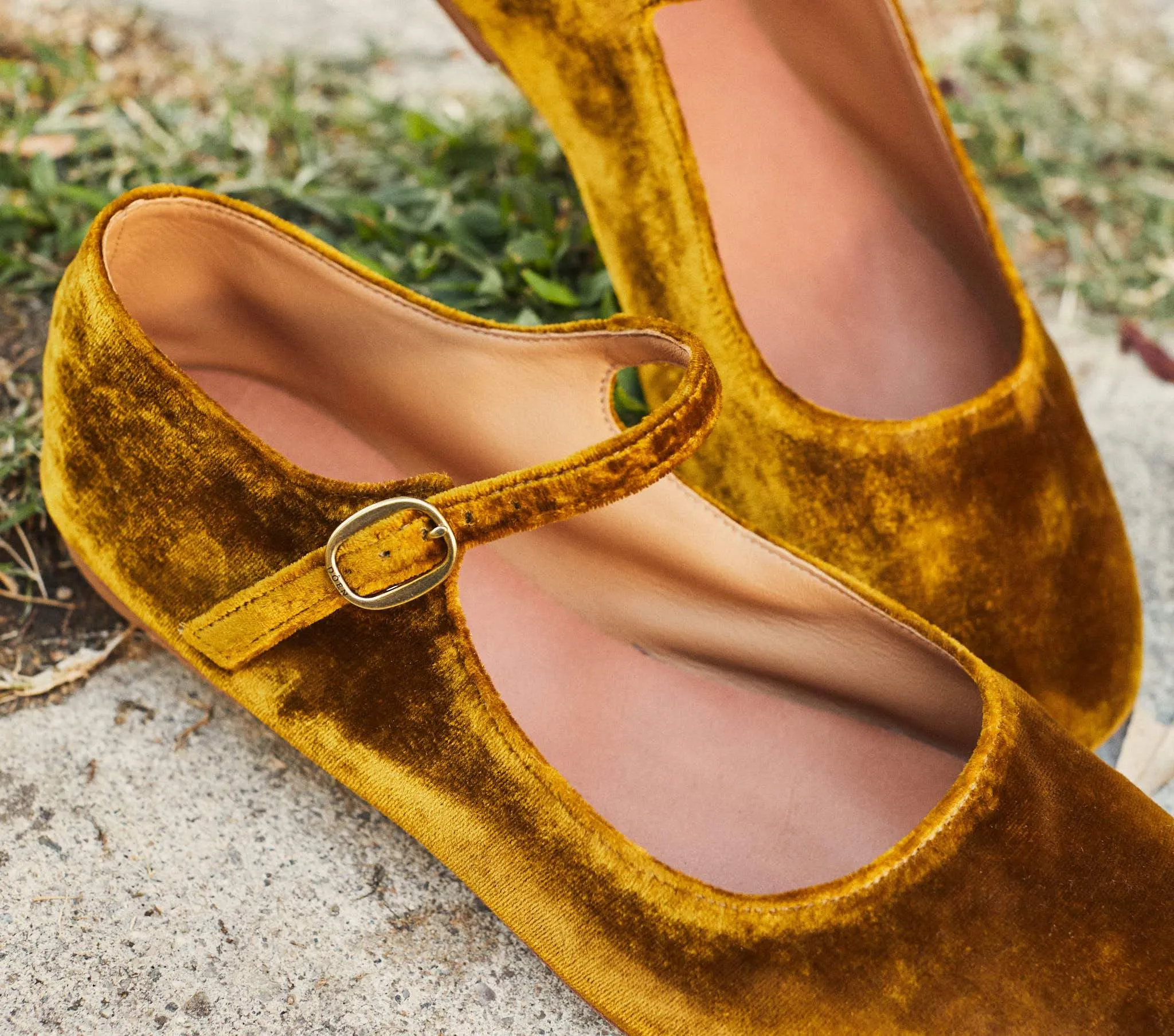 MARY JANE SLIPPER -- GOLD