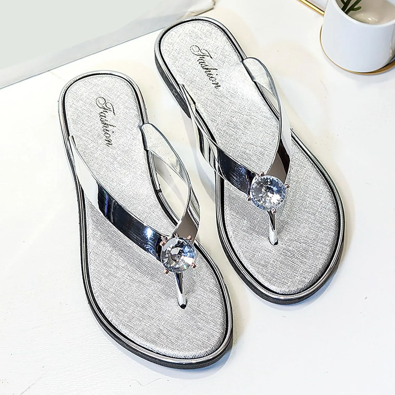 Sandwiched Herringbone Women's Slippers with Rhinestone Beach Shoes Flat Furry House Slippers for Women Closed Toe