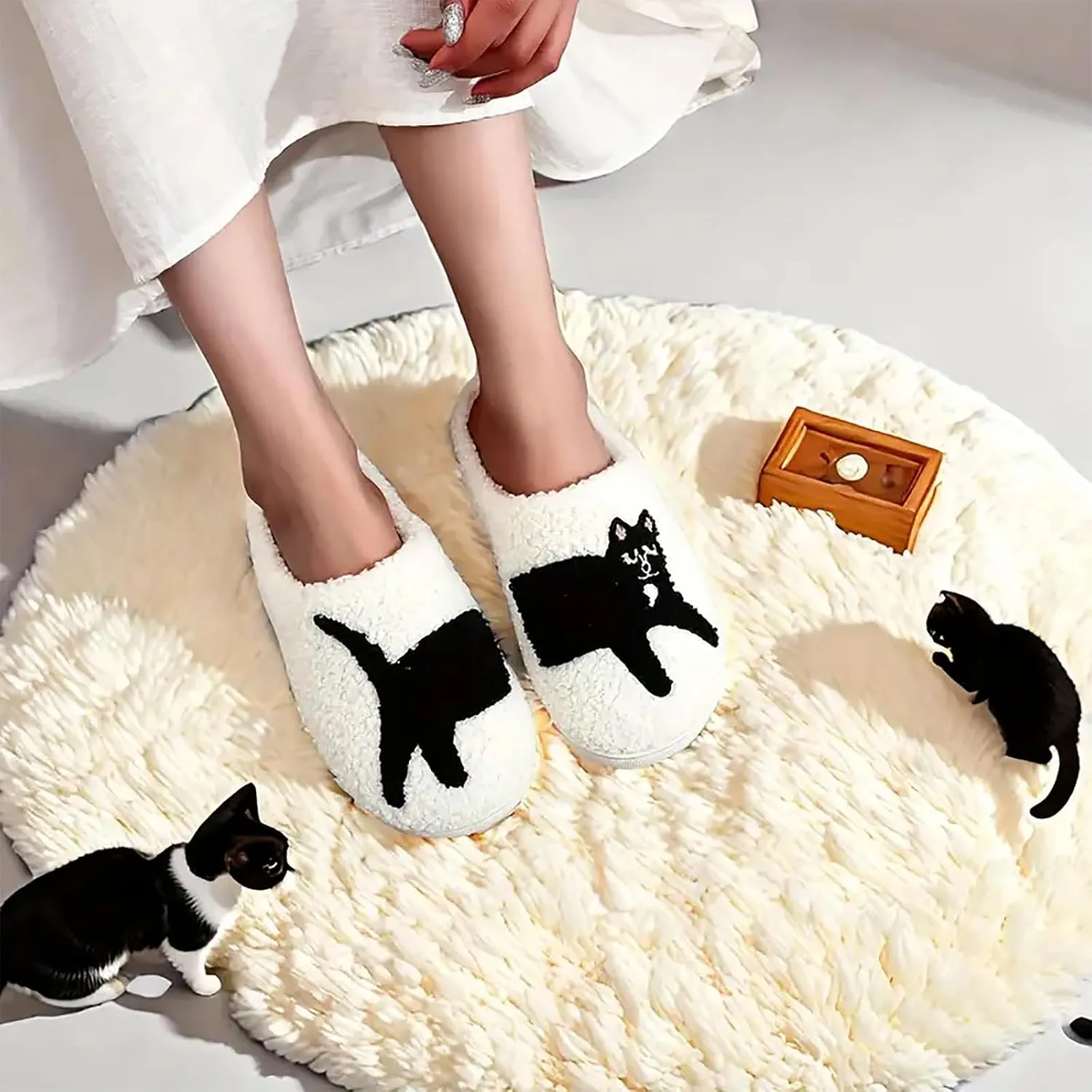 Women's Men's Cute Frog Slippers Fuzzy Memory Foam Kawaii Cartoon Animal Slippers Winter Warm Fluffy Shoes