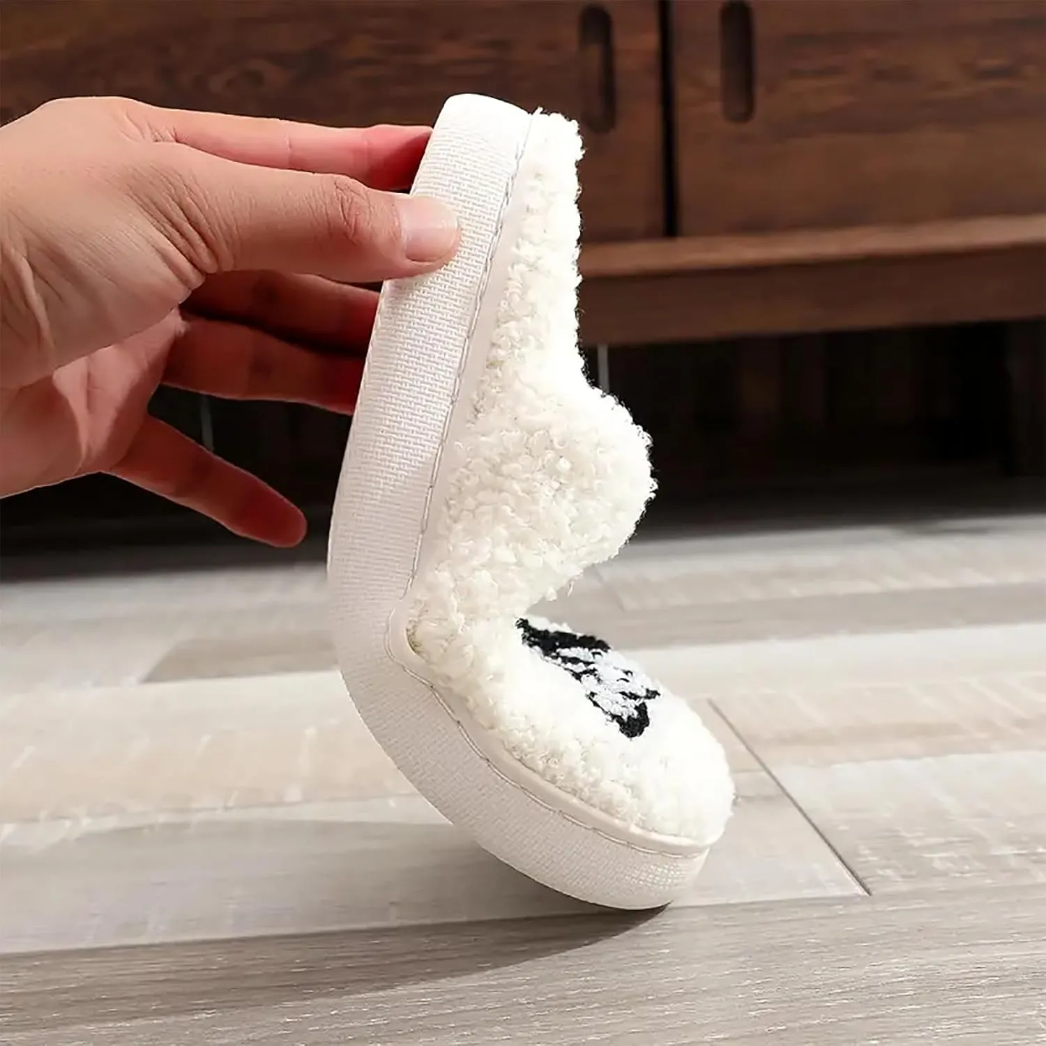 Women's Men's Cute Frog Slippers Fuzzy Memory Foam Kawaii Cartoon Animal Slippers Winter Warm Fluffy Shoes