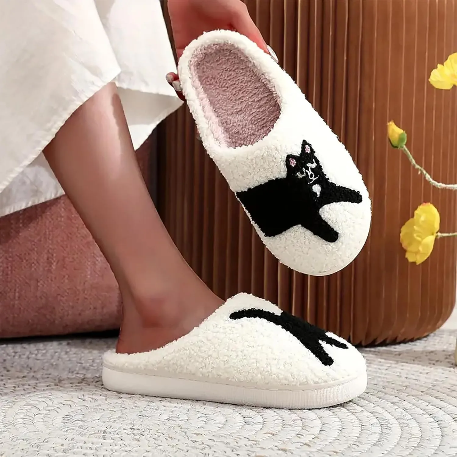 Women's Men's Cute Frog Slippers Fuzzy Memory Foam Kawaii Cartoon Animal Slippers Winter Warm Fluffy Shoes