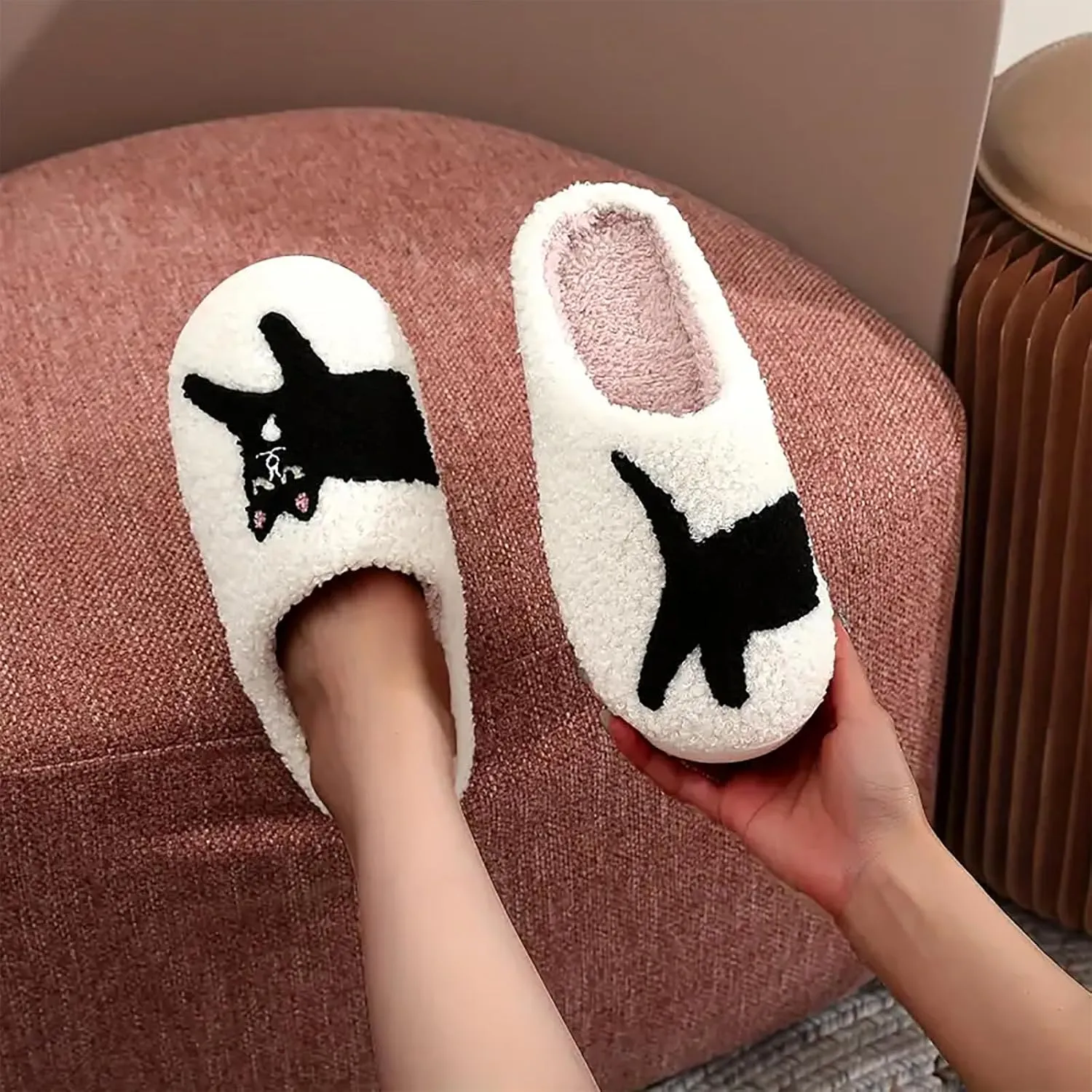 Women's Men's Cute Frog Slippers Fuzzy Memory Foam Kawaii Cartoon Animal Slippers Winter Warm Fluffy Shoes